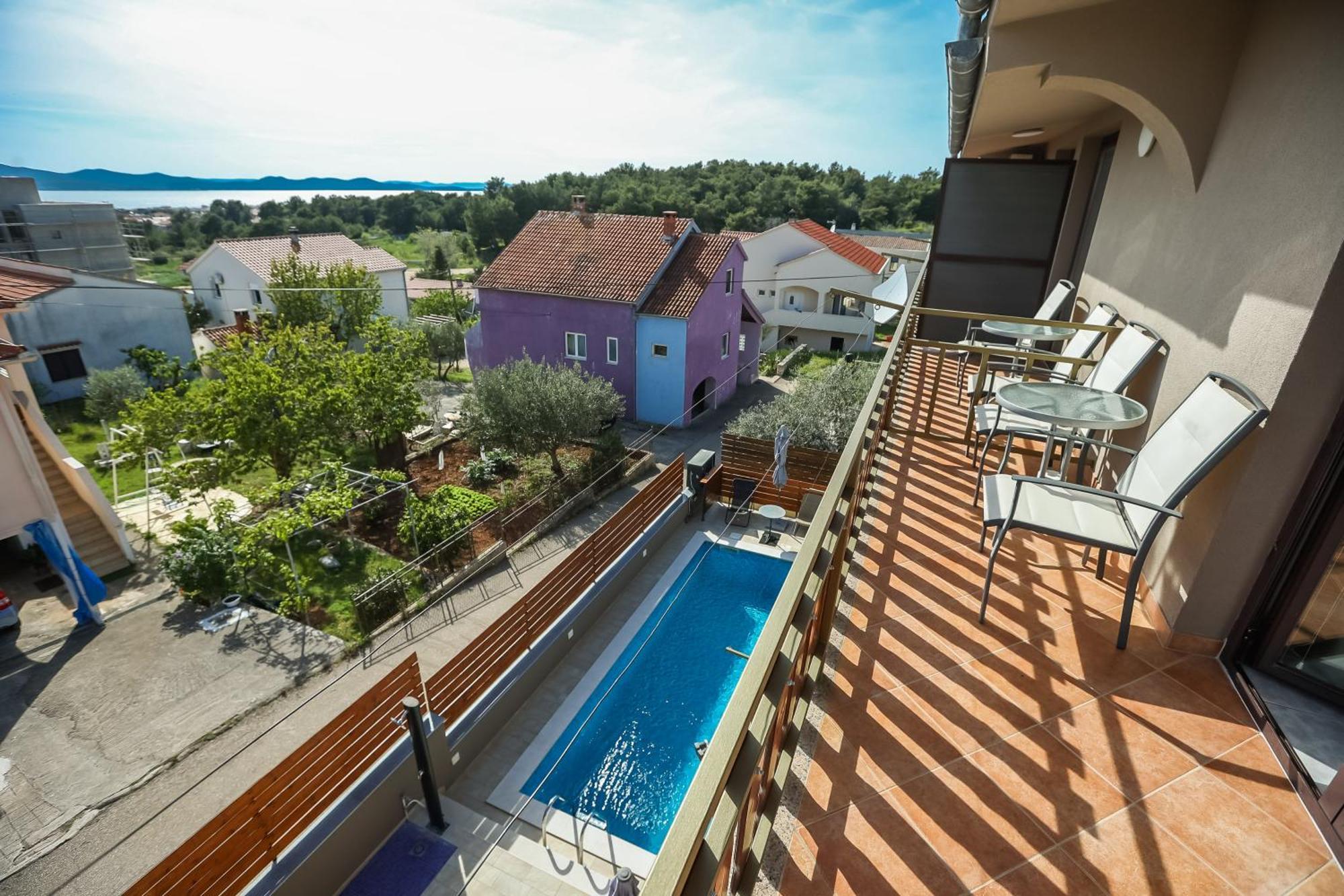 Apartment Pool Julia Zadar